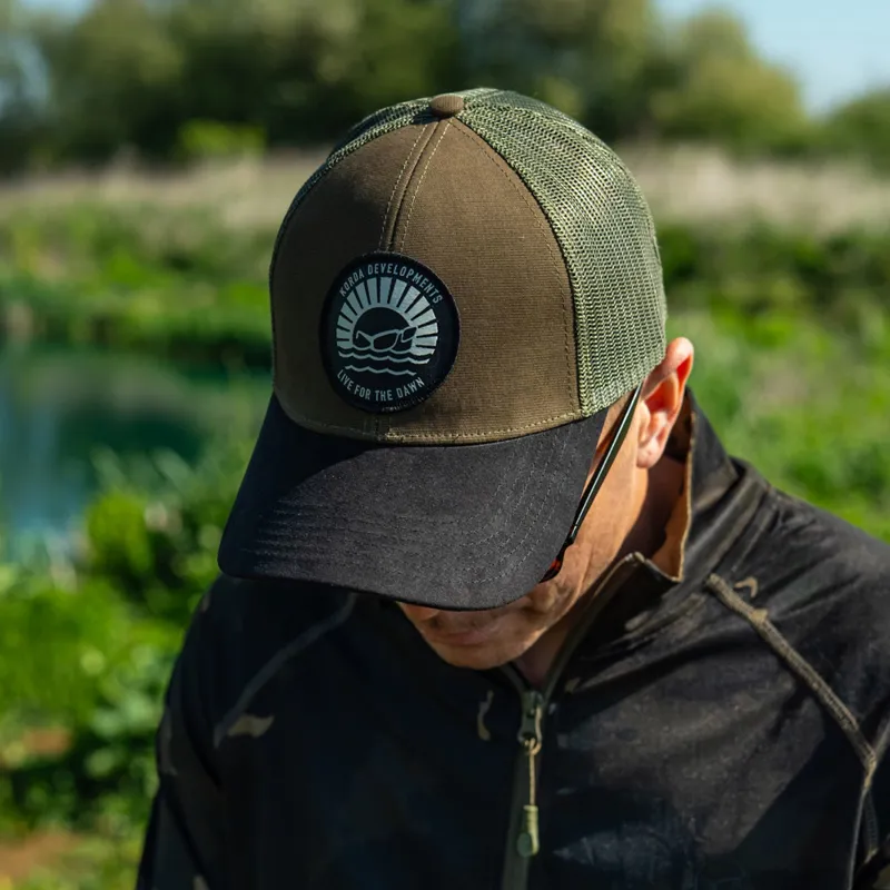 Dawn Trucker Cap Black-1